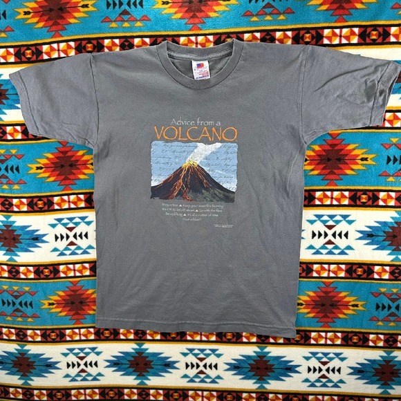 Bayside Volcano Graphic Tee Hawai'i National Park Nature T-Shirt‎ Small - Picture 1 of 8